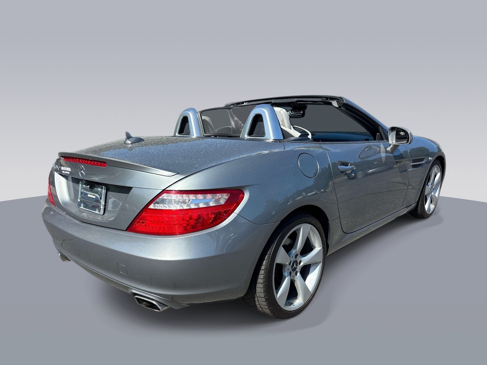 Used 2012 Mercedes-Benz SLK 350 image 3