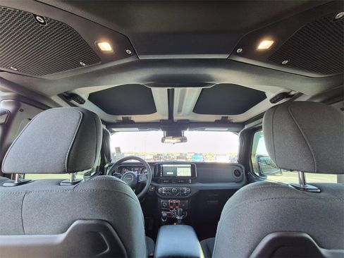 Used 2024 Jeep Wrangler Unlimited Rubicon w/ XTREMEE 35" Tire Package image 37