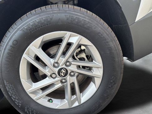 Used 2025 Hyundai Tucson SE FWD image 25