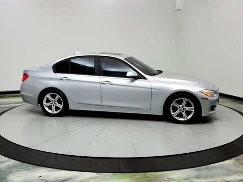 Used 2014 BMW 320i Sedan image 4