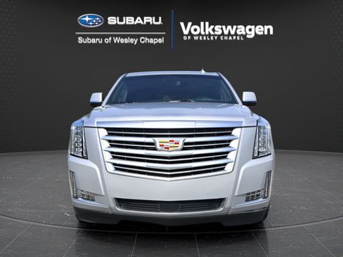 Used 2020 Cadillac Escalade Platinum AWD/4WD image 3