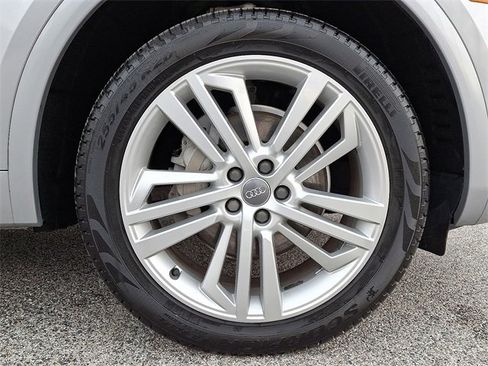 Used 2018 Audi Q5 2.0T Premium Plus w/ Premium Plus Package image 11