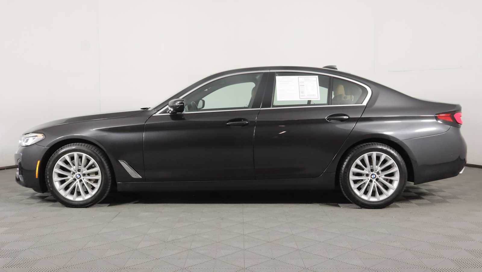 Used 2023 BMW 530i xDrive w/ Premium Package AWD/4WD image 8