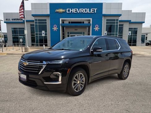 Used 2023 Chevrolet Traverse LT AWD/4WD image 1
