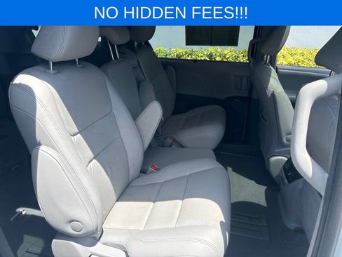 Used 2020 Toyota Sienna XLE FWD image 23