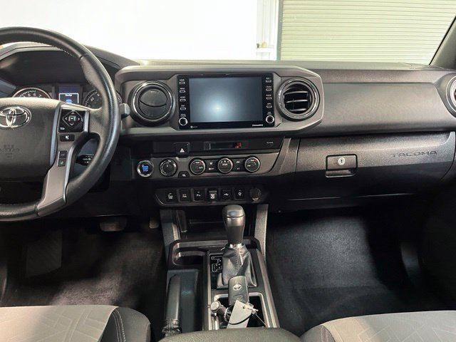 Used 2022 Toyota Tacoma TRD Off-Road w/ Technology Package AWD/4WD image 20
