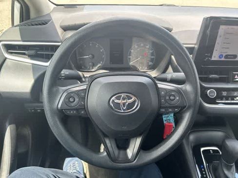 Used 2023 Toyota Corolla LE FWD image 18