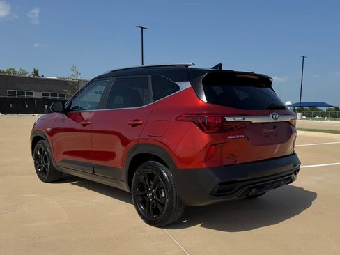 Used 2021 Kia Seltos S AWD/4WD image 6