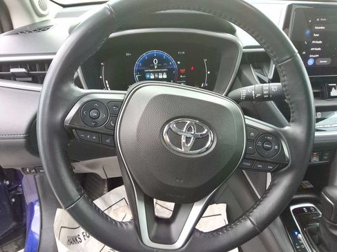 Used 2023 Toyota Corolla Cross XLE w/ Convenience Package AWD/4WD image 13