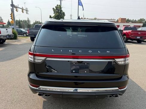 Used 2024 Lincoln Aviator AWD w/ Premium Package image 9
