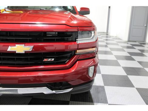 Used 2018 Chevrolet Silverado 1500 LT w/ All Star Edition image 8
