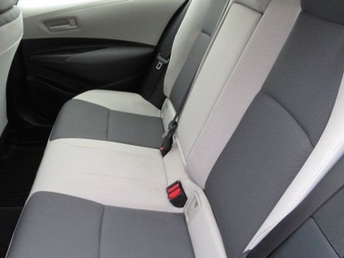 Used 2023 Toyota Corolla LE image 6