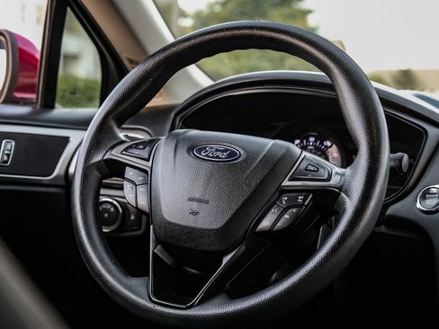 Used 2018 Ford Fusion SE w/ Fusion SE Technology Package image 13