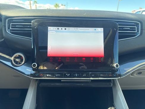 Used 2024 Jeep Wagoneer 2WD w/ Premium Group I image 22