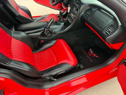 Used 2001 Chevrolet Corvette Z06 w/ Memory Pkg RWD image 12