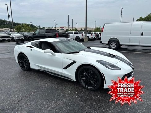 Used 2019 Chevrolet Corvette Stingray Coupe RWD image 5