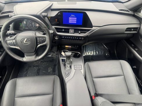 Used 2024 Lexus UX 250h AWD w/ Premium Package image 10