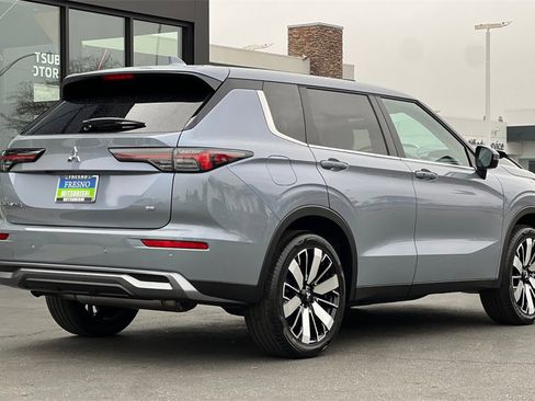 New 2026 Mitsubishi Outlander SE image 5