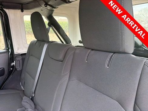 Used 2018 Jeep Wrangler Unlimited Sport S image 20