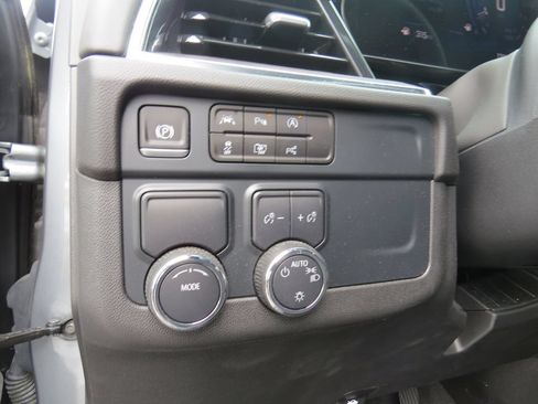 Certified 2025 Chevrolet Tahoe LS RWD image 21