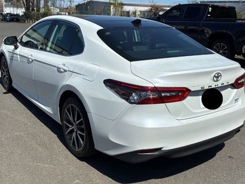 Used 2021 Toyota Camry XLE AWD/4WD image 4