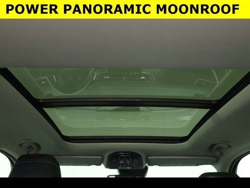 Used 2022 Jeep Grand Cherokee Limited image 3