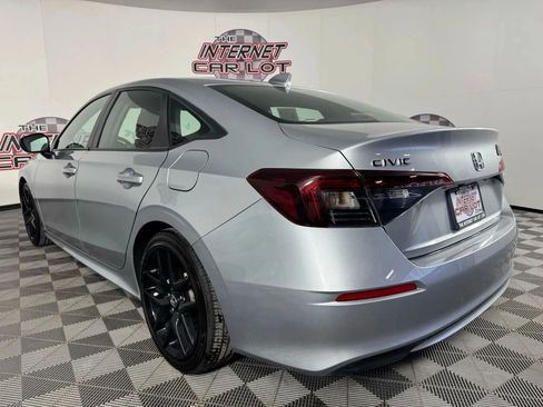 Used 2025 Honda Civic Sport image 25