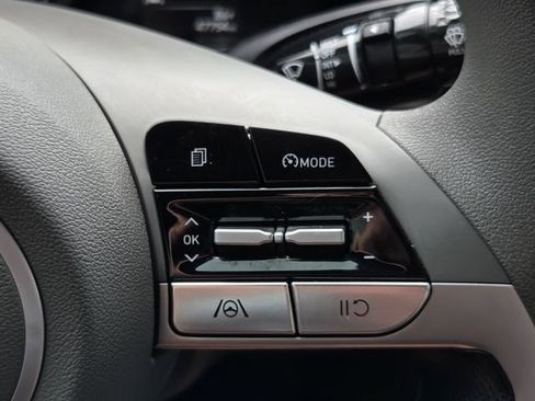 Used 2023 Hyundai Elantra SEL FWD image 22
