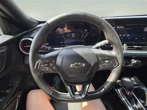 Used 2024 Chevrolet Trax RS w/ Driver Confidence Package image 8