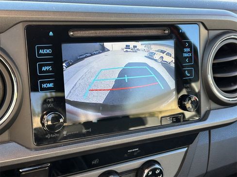 Used 2018 Toyota Tacoma TRD Off-Road image 8