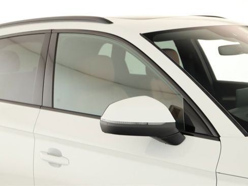 Used 2025 Audi Q5 Prestige w/ Prestige Package image 35