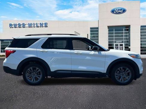Used 2024 Ford Explorer XLT w/ Equipment Group 202A AWD/4WD image 2