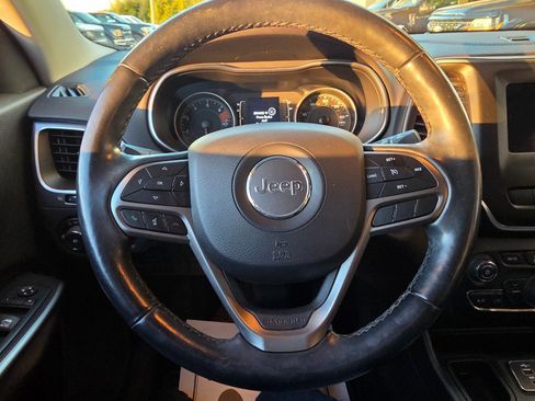 Used 2020 Jeep Cherokee Latitude Plus w/ Cold Weather Group image 28