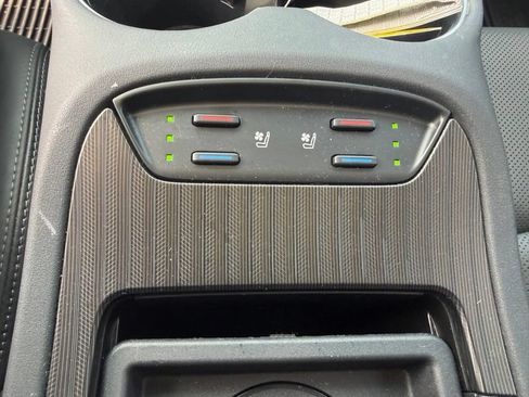 Used 2023 Toyota Venza Limited AWD/4WD image 14