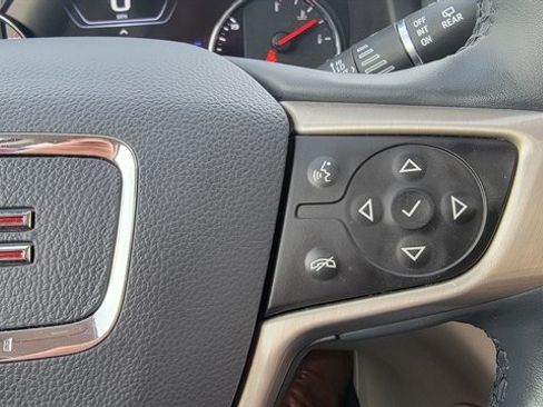 Used 2023 GMC Acadia Denali w/ Denali Ultimate Package AWD/4WD image 23