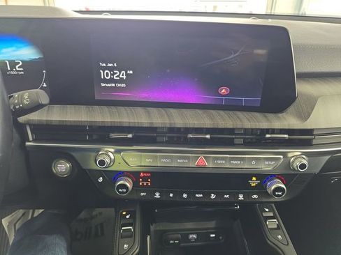 Used 2024 Kia Telluride SX Prestige w/ Towing Package image 17