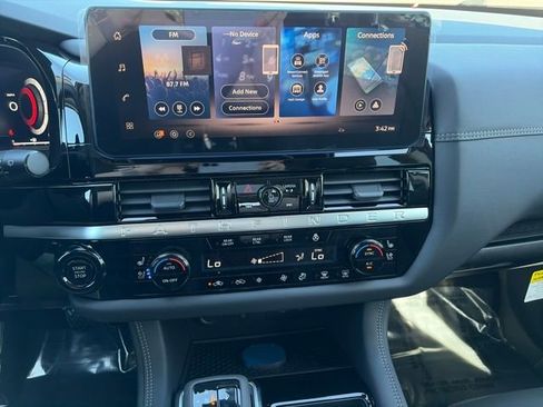 New 2026 Nissan Pathfinder Platinum AWD/4WD image 21
