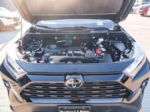 Used 2025 Toyota RAV4 XLE Premium FWD image 28