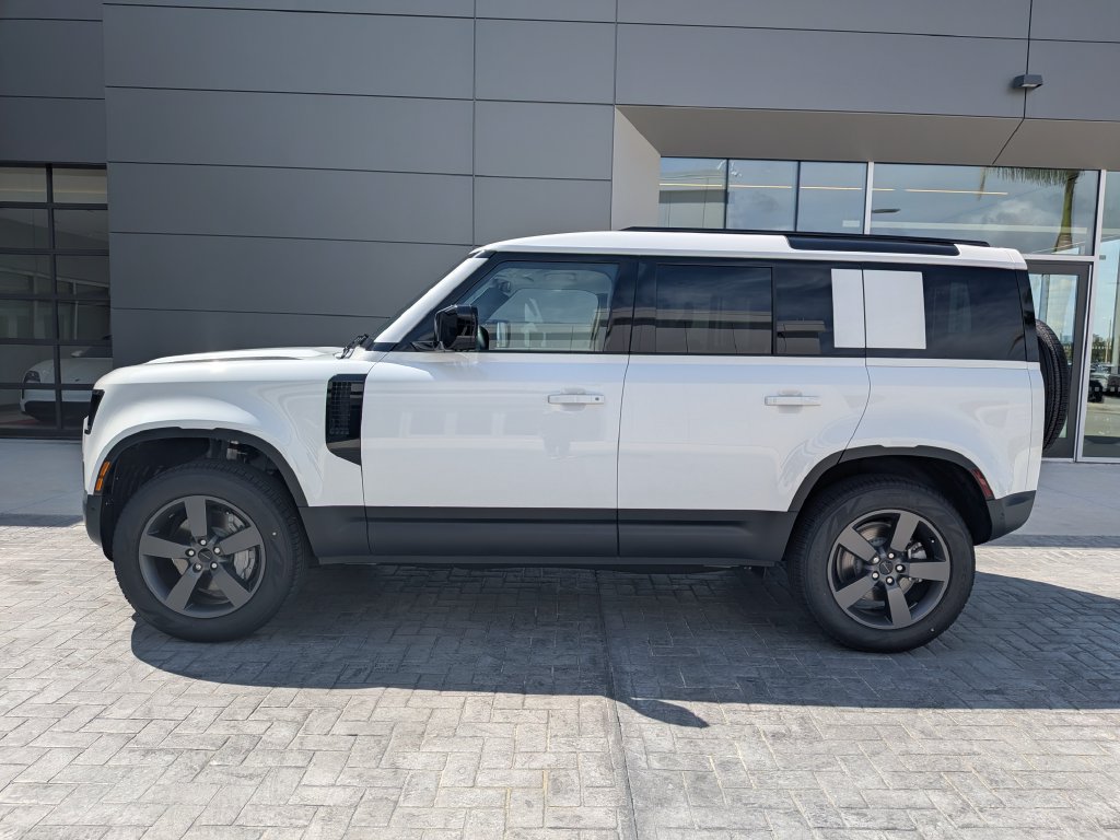 New 2026 Land Rover Defender 110 S AWD/4WD image 3