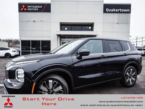 New 2026 Mitsubishi Outlander SE image 1