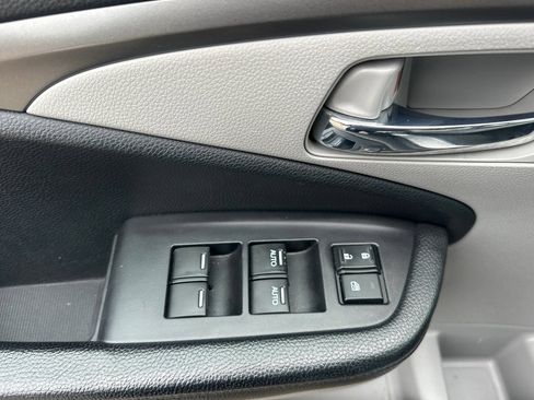 Used 2017 Honda Pilot EX-L image 10