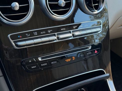 Used 2019 Mercedes-Benz GLC 300 image 21