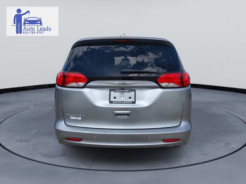 Used 2019 Chrysler Pacifica LX w/ Tire & Wheel Group image 7