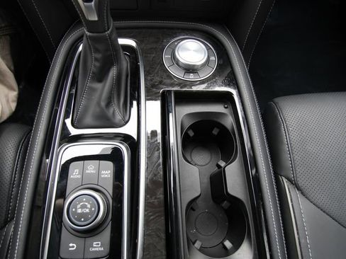 Used 2024 INFINITI QX80 Sensory AWD/4WD image 26