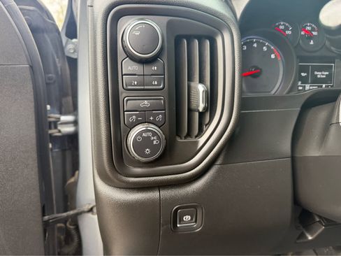 Used 2019 Chevrolet Silverado 1500 Custom Trail Boss w/ Custom Convenience Package AWD/4WD image 12
