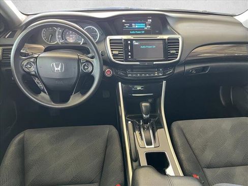 Used 2016 Honda Accord EX image 11