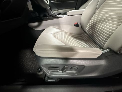 Used 2023 Toyota Camry SE image 17