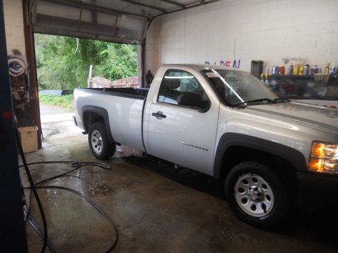 Used 2013 Chevrolet Silverado 1500 W/T RWD image 4