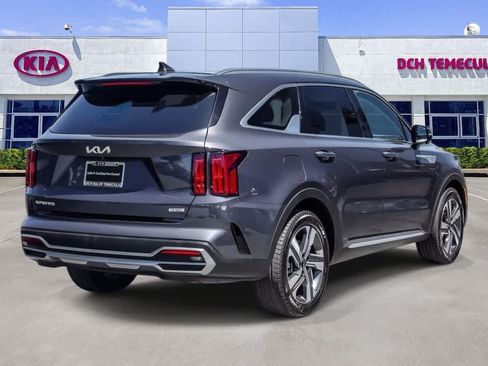 Certified 2023 Kia Sorento SX Prestige AWD/4WD image 4