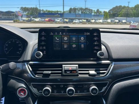 Used 2018 Honda Accord Sport image 12
